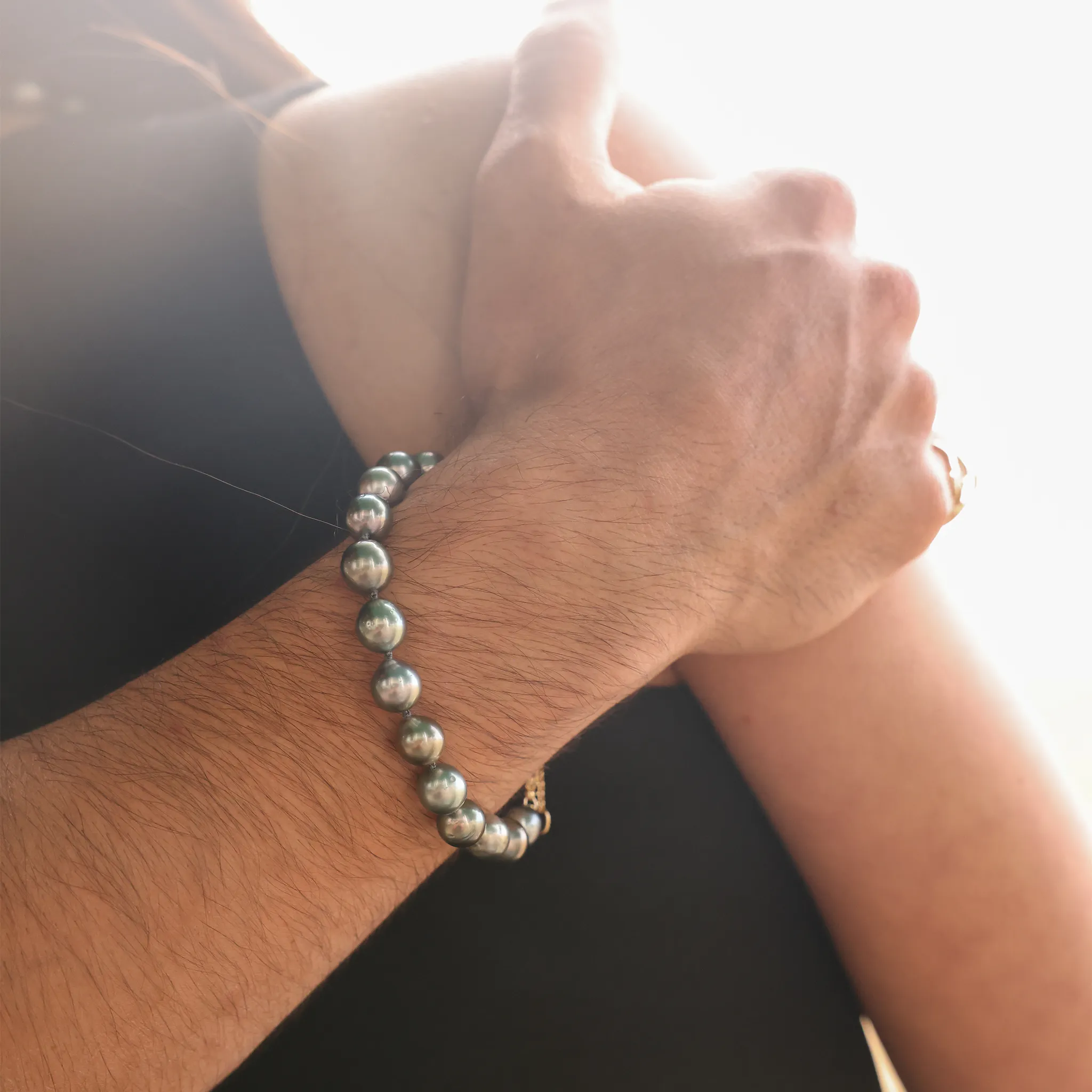 7.5-9" Adjustable Tahitian Black Pearl Bracelet in Gold - 8-10mm
