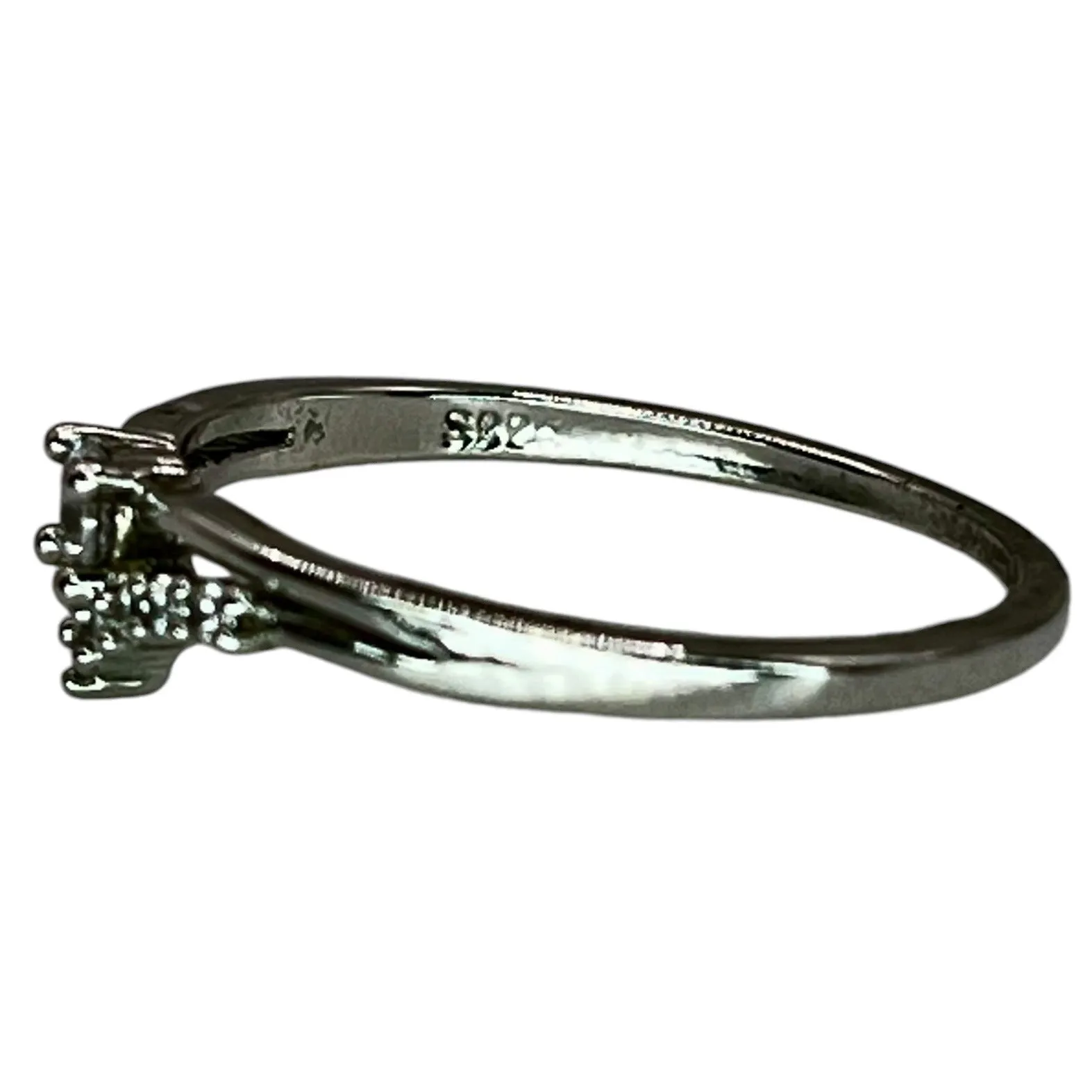 925 Sterling Silver Round Cubic Zirconia Curved V Shape Band Ring Size 7.75 Band