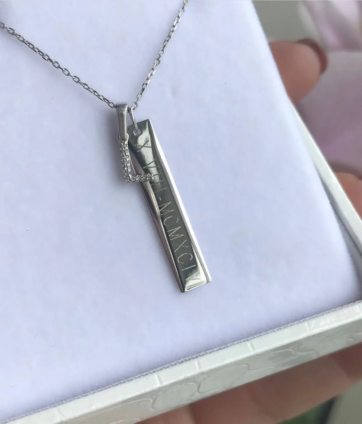 Engravable- 10k Gold Vertical Bar Necklace