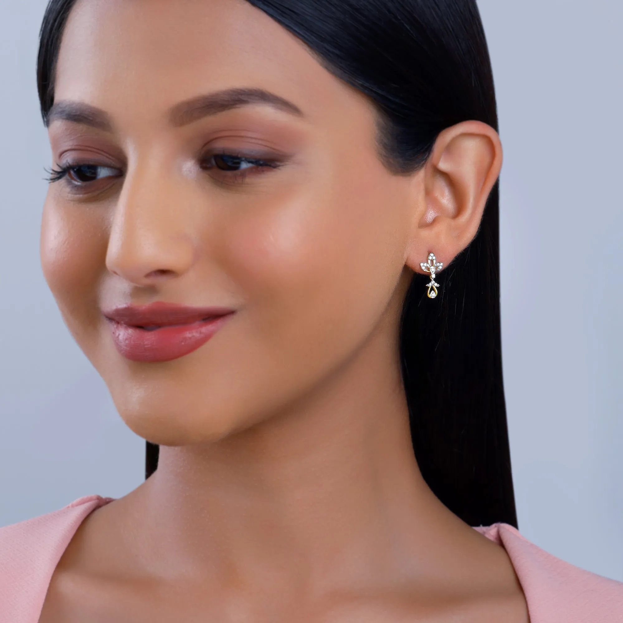 Gold Leaflight Diamond Earrings