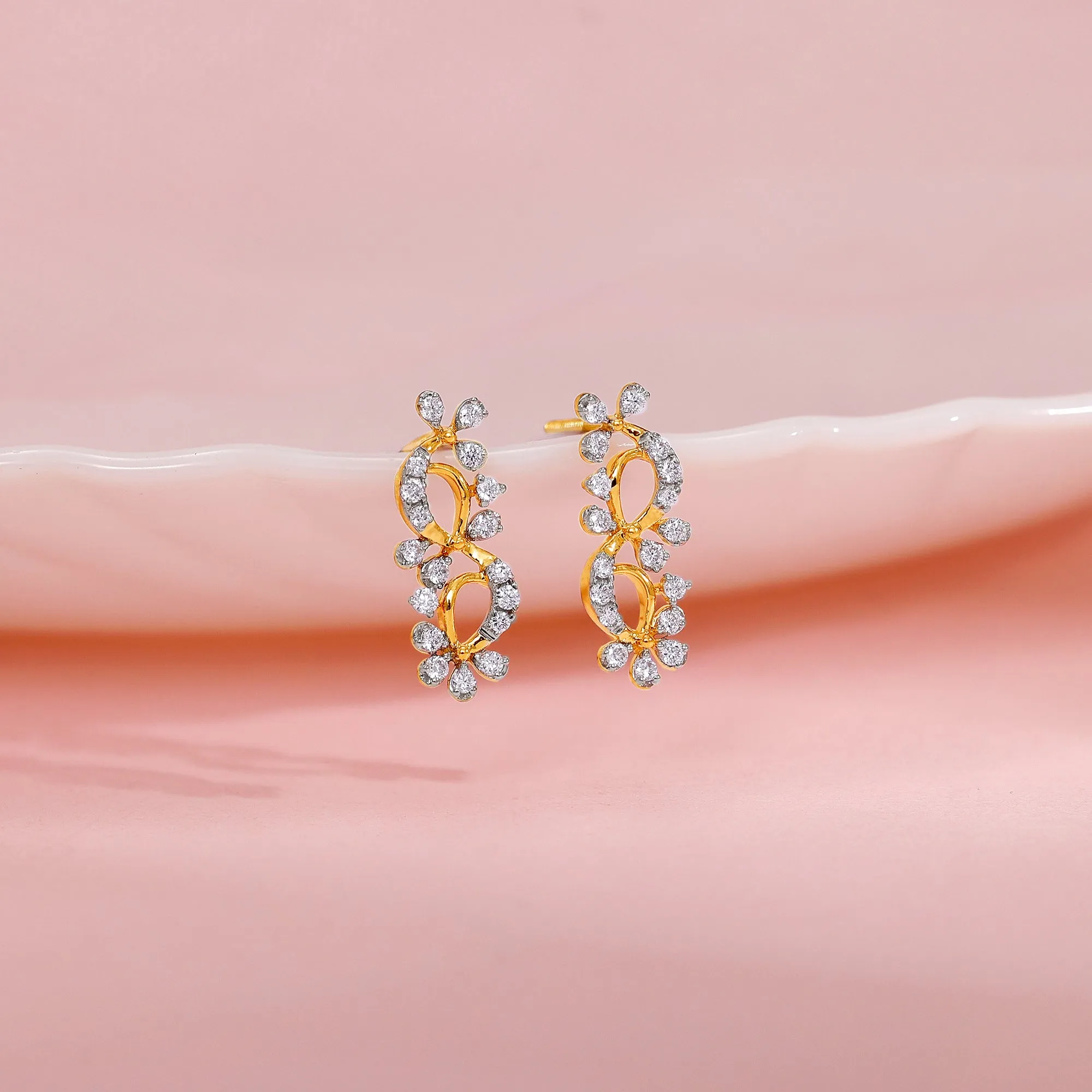 Gold Twinkling Twine Diamond Earrings