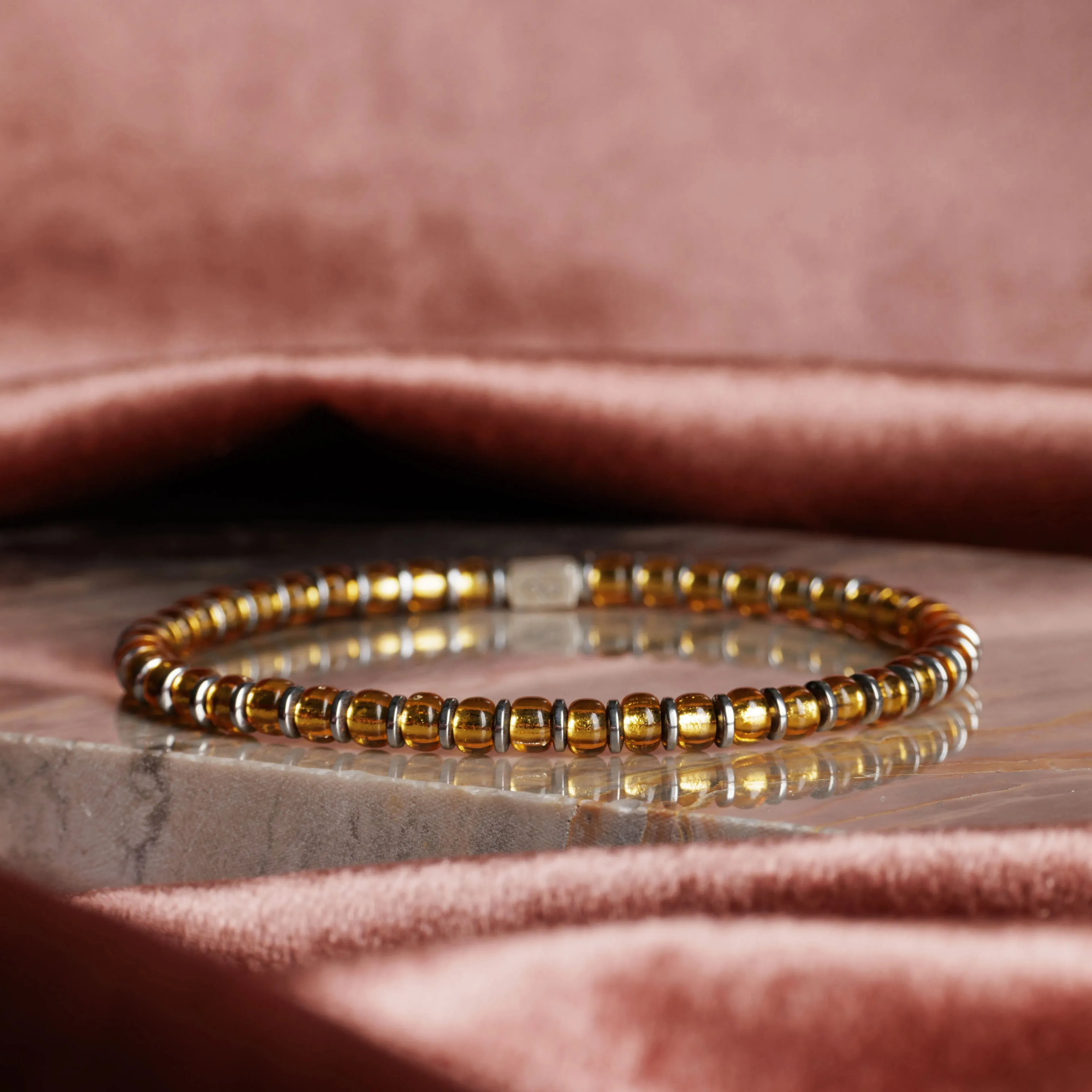 Hematite - Gold Bracelet I (4mm)