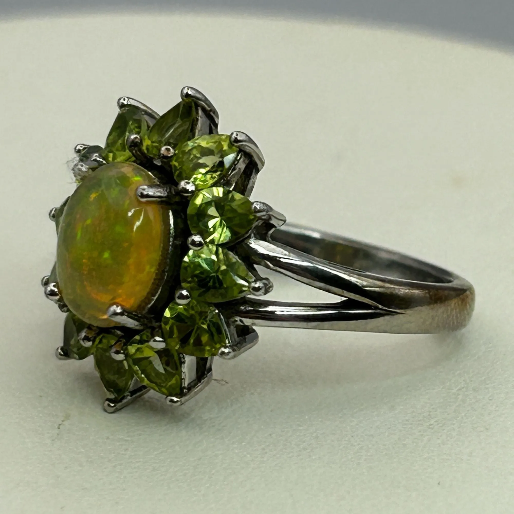 Jelly Opal and Green Peridot Flower Ring Thailand 925 KH SIZE 8