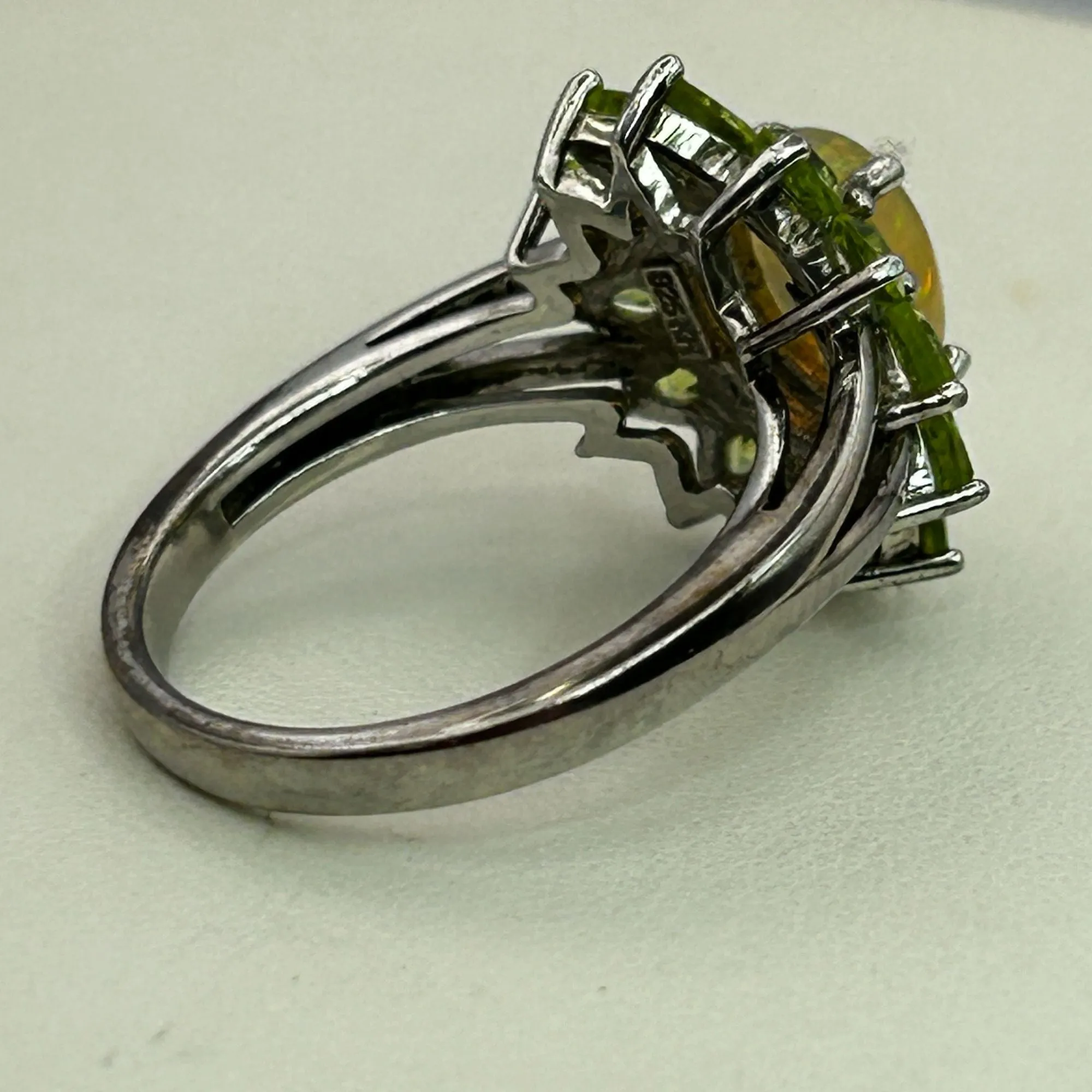 Jelly Opal and Green Peridot Flower Ring Thailand 925 KH SIZE 8