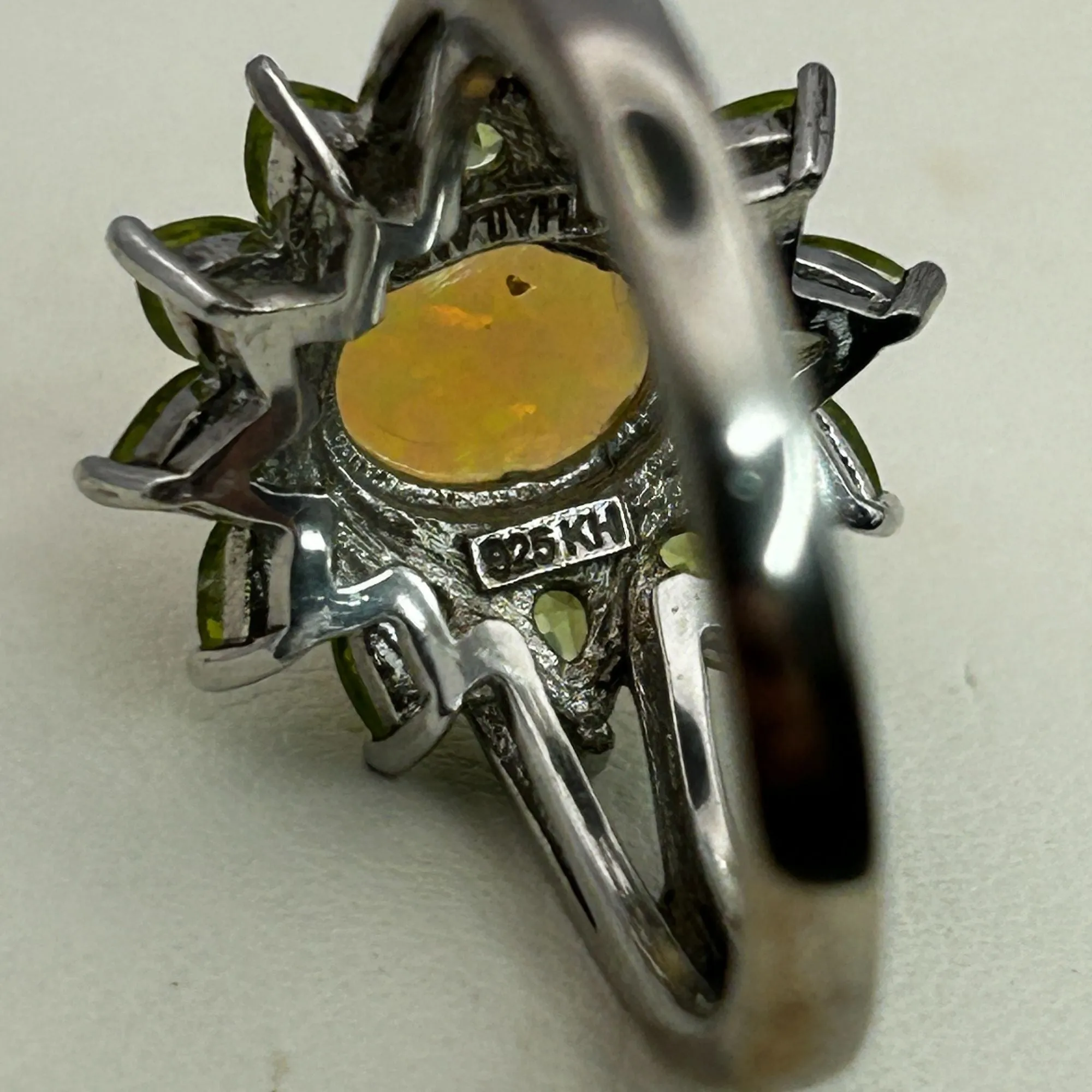 Jelly Opal and Green Peridot Flower Ring Thailand 925 KH SIZE 8
