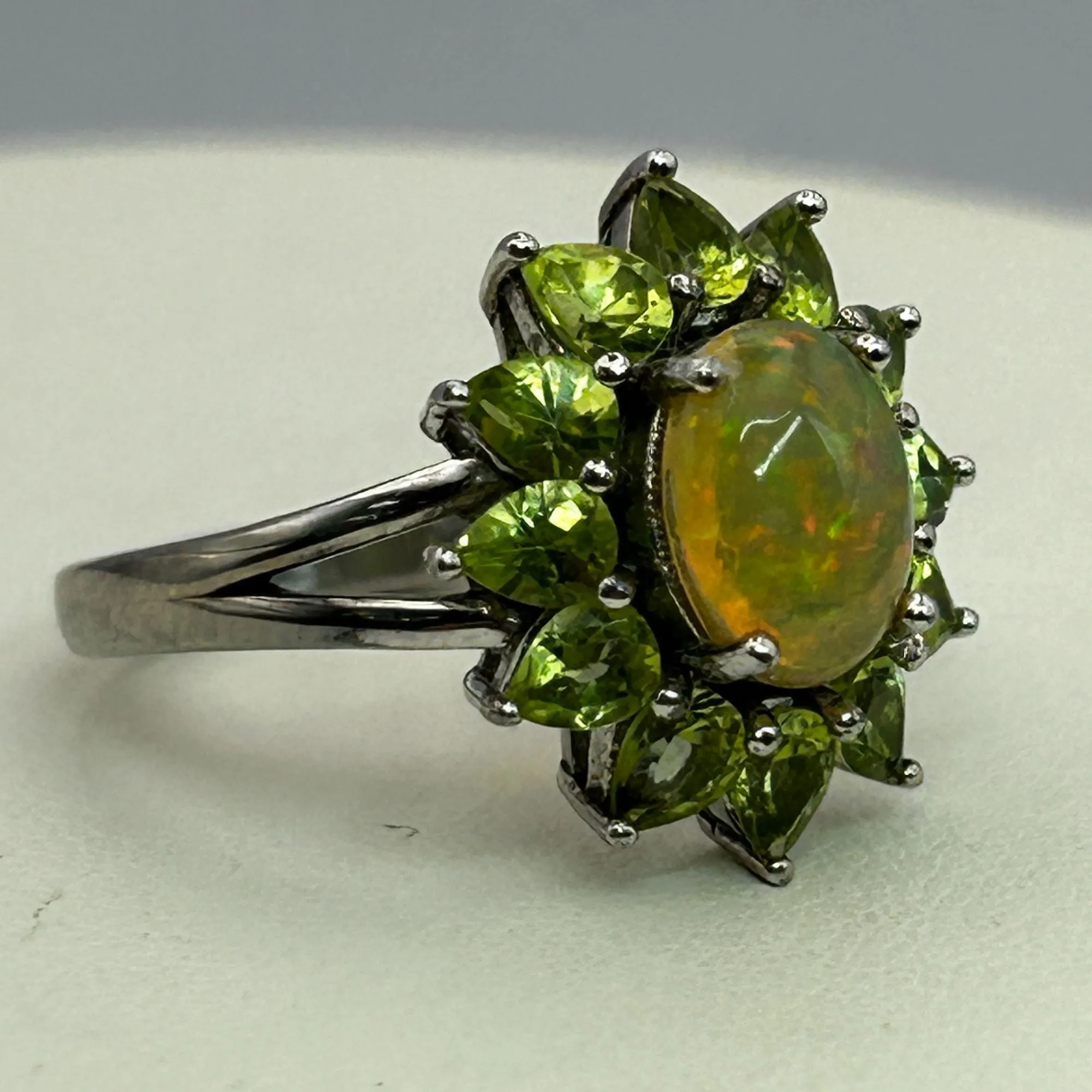 Jelly Opal and Green Peridot Flower Ring Thailand 925 KH SIZE 8