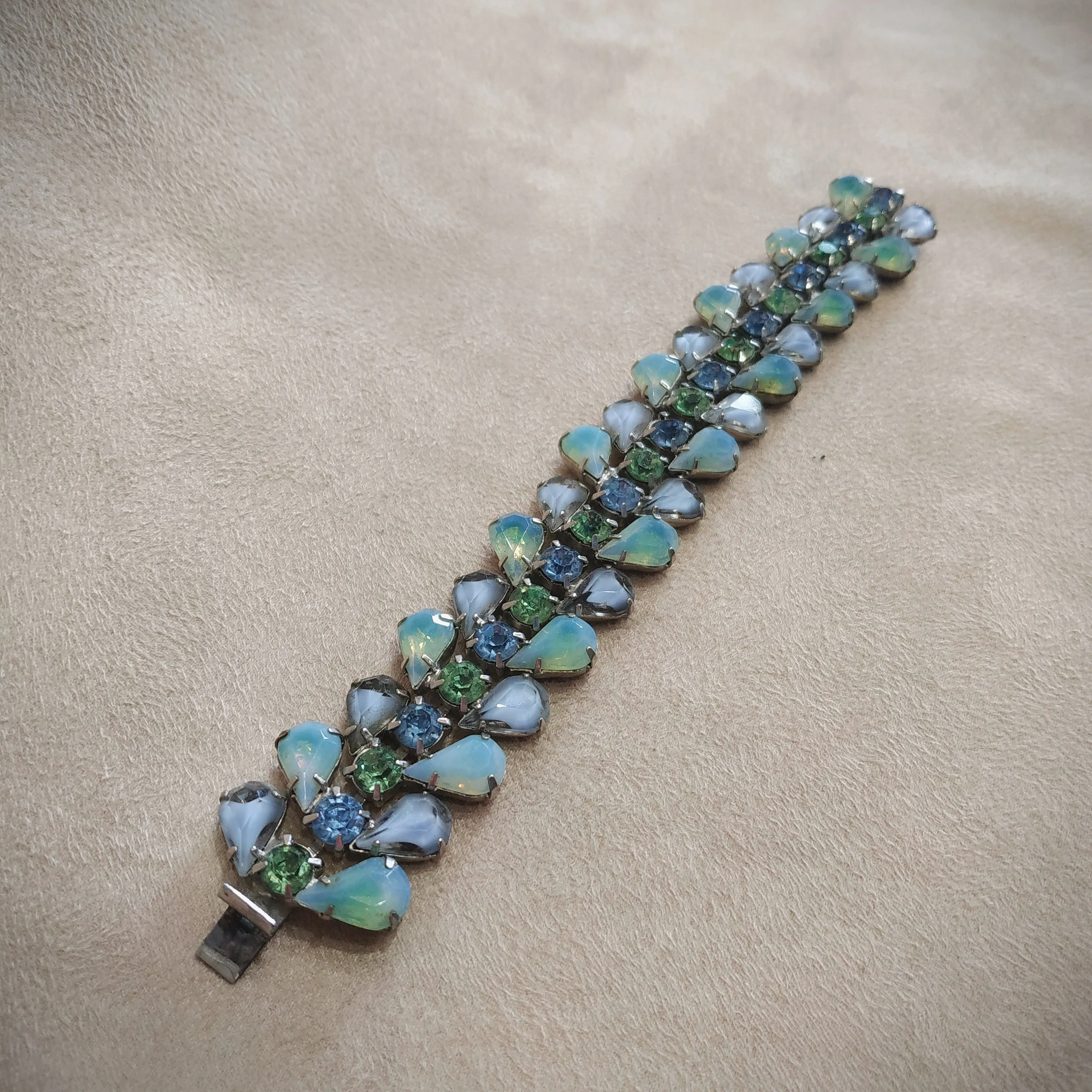 Kramer Blue Green Givre glass Vintage Bracelet