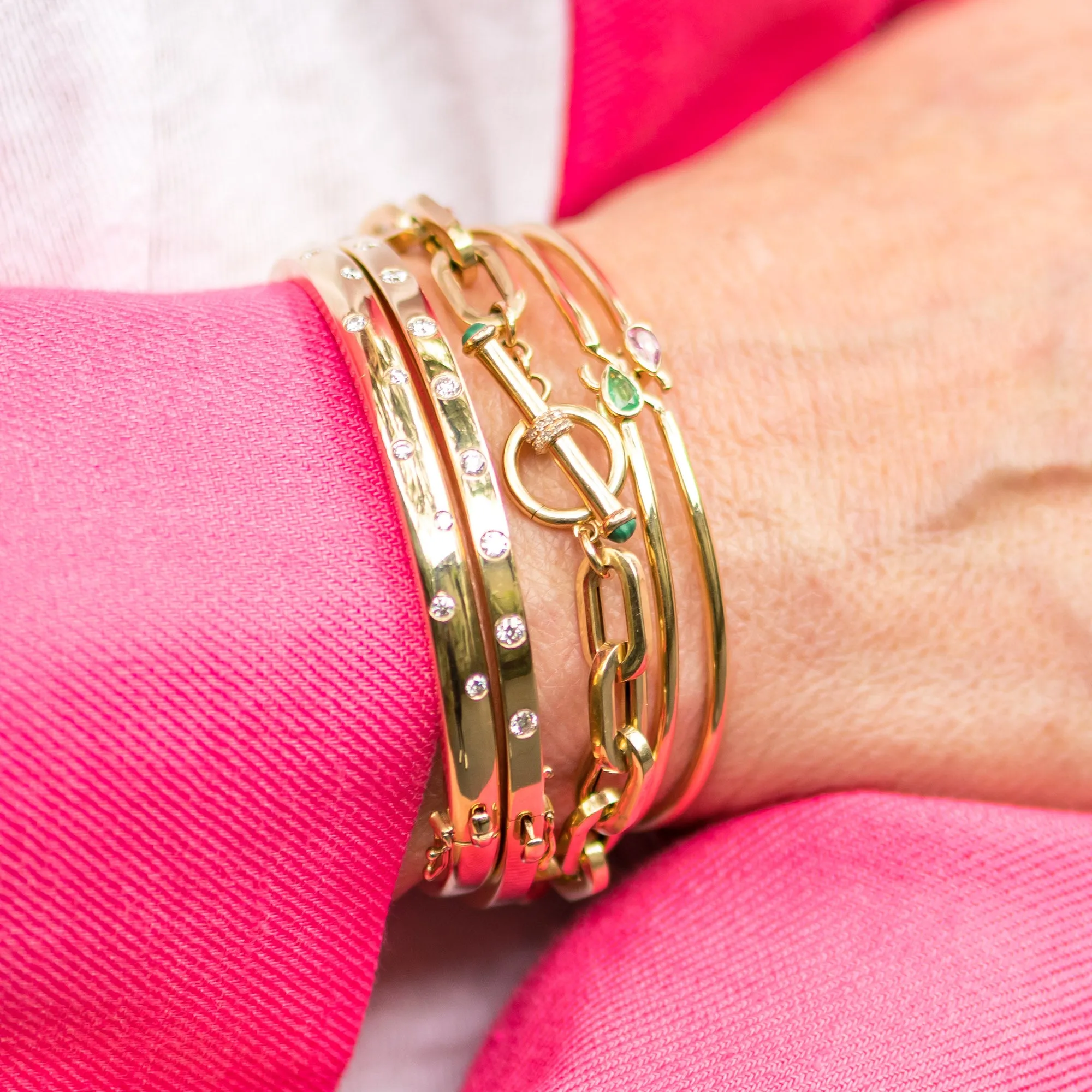 Round Edge Scatter Diamond Bangle