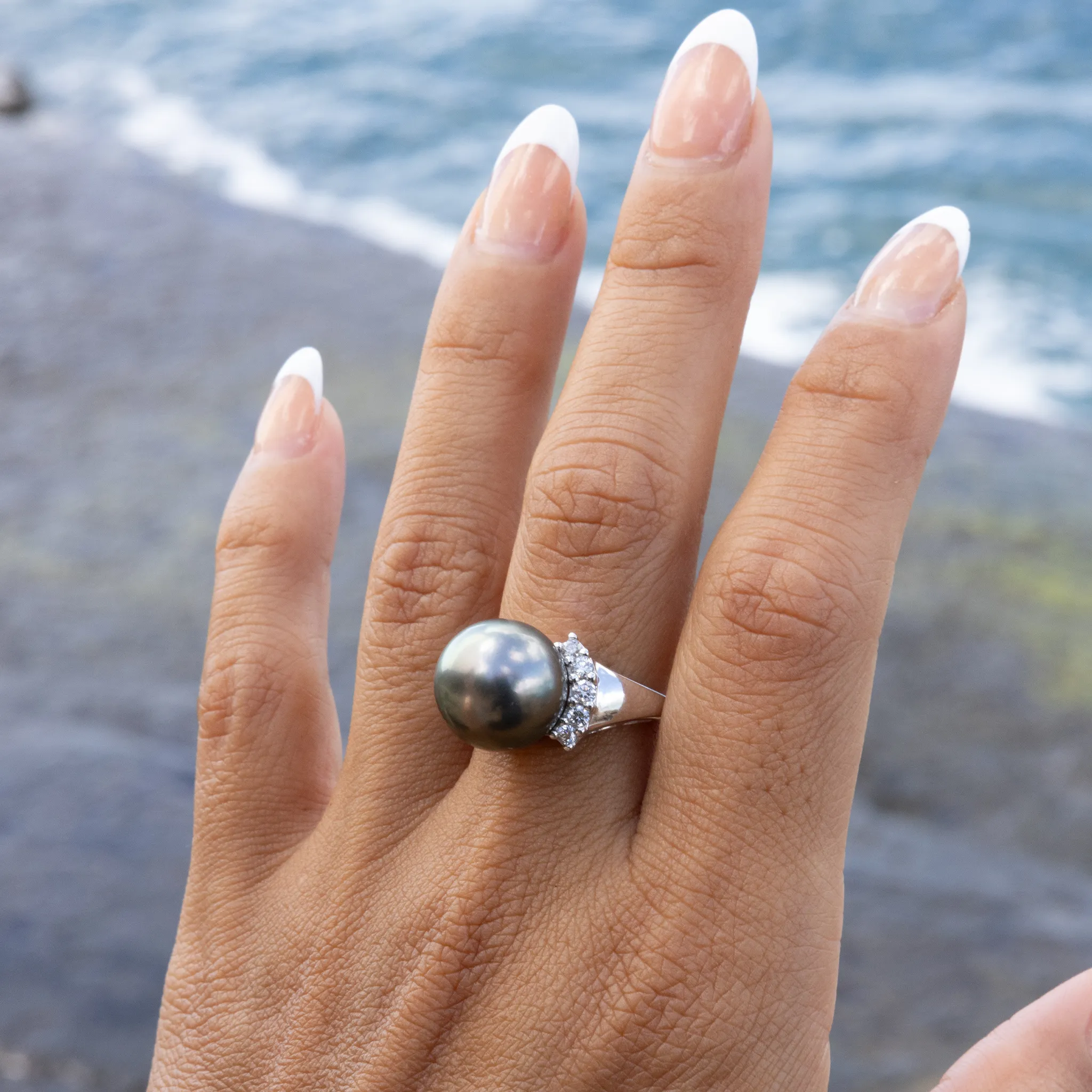 Tahitian Black Pearl Ring in White Gold with Diamonds - 12-13mm