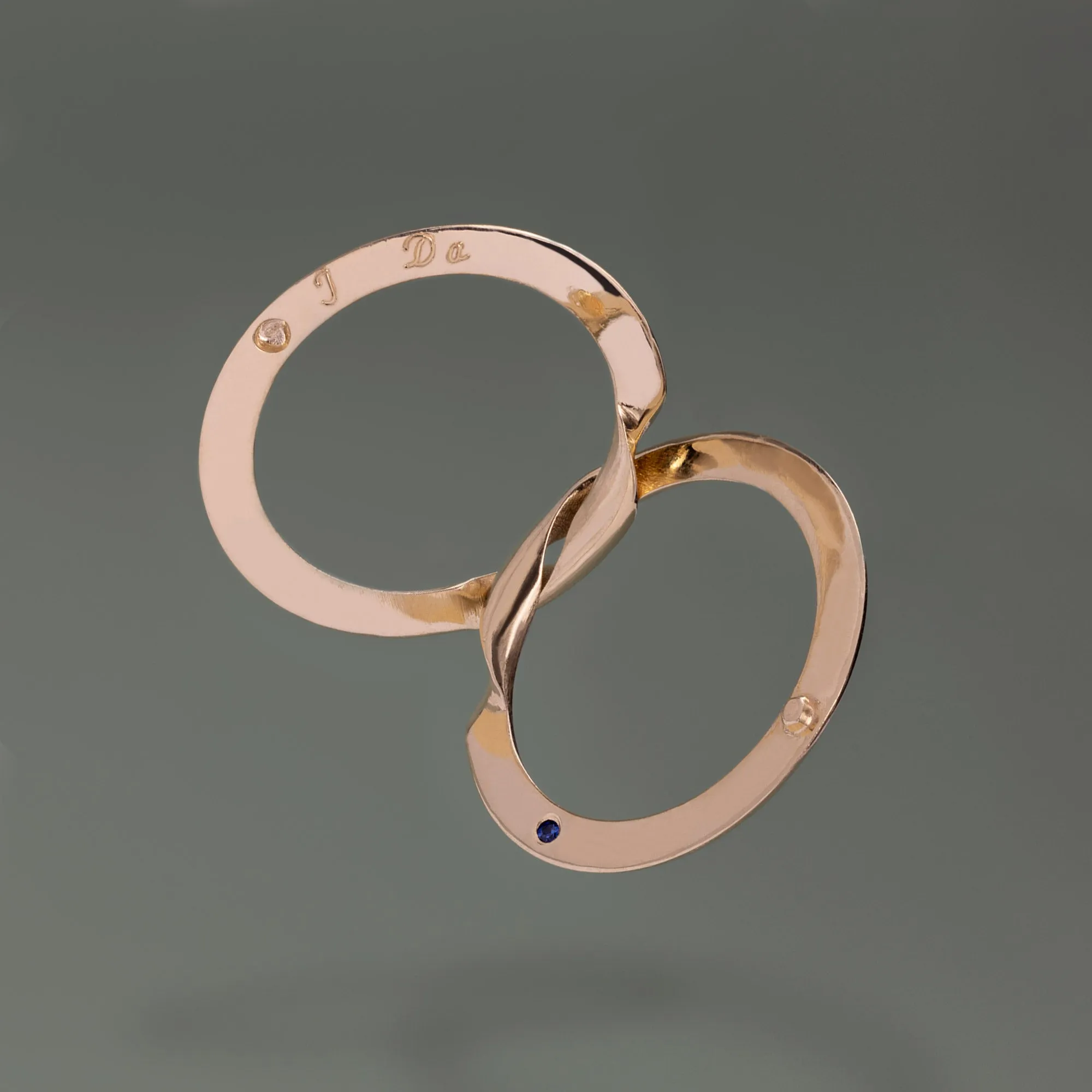 The Love Story Ring with a Sapphire | Yellow Gold