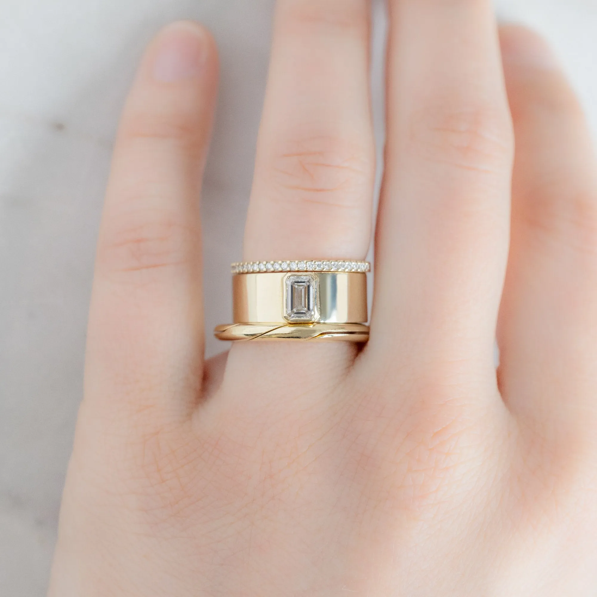 The Love Story Ring with a Sapphire | Yellow Gold
