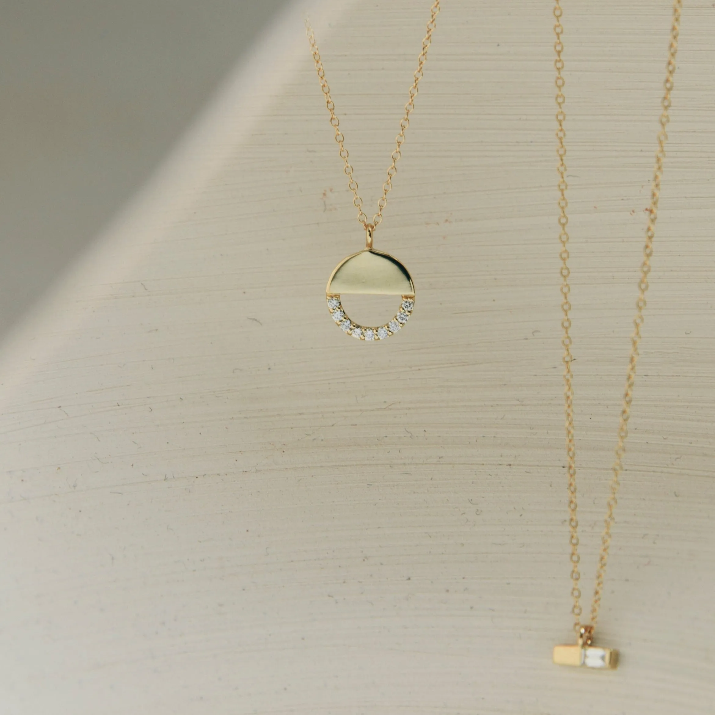 Vida Necklace